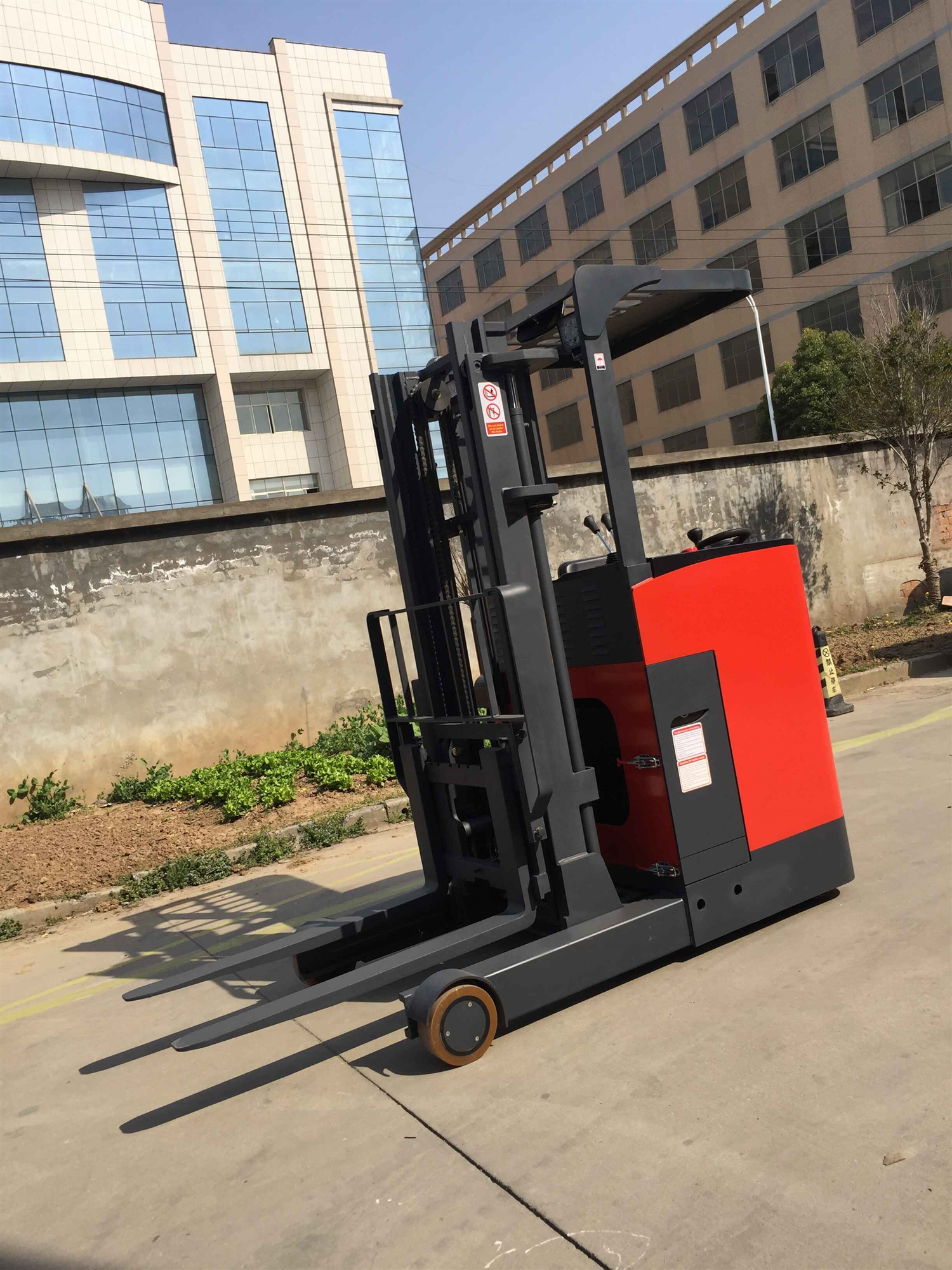STAND-UP RIDER FORKLIFT CQD-10E